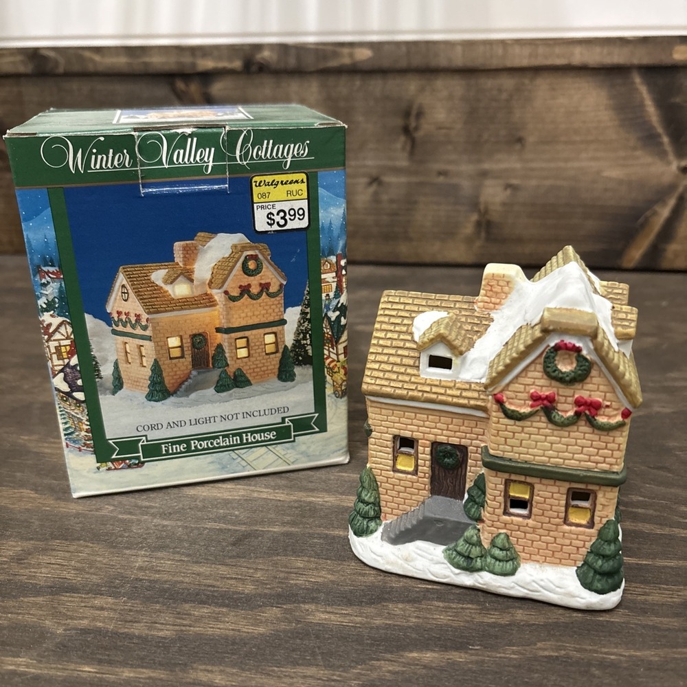 Winter Valley Cottages Christmas Village Porcelain Lighted House w/ Box